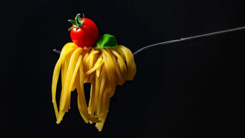 Cuocere la pasta a fuoco spento è davvero una buona idea?