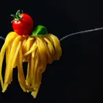 Cuocere la pasta a fuoco spento è davvero una buona idea?